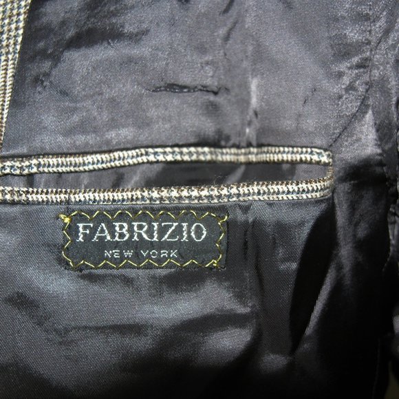 Fabrizio New York Taupe Plaid Three Button Suit 38R - Picture 13 of 13